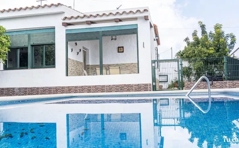 piscina y terraza